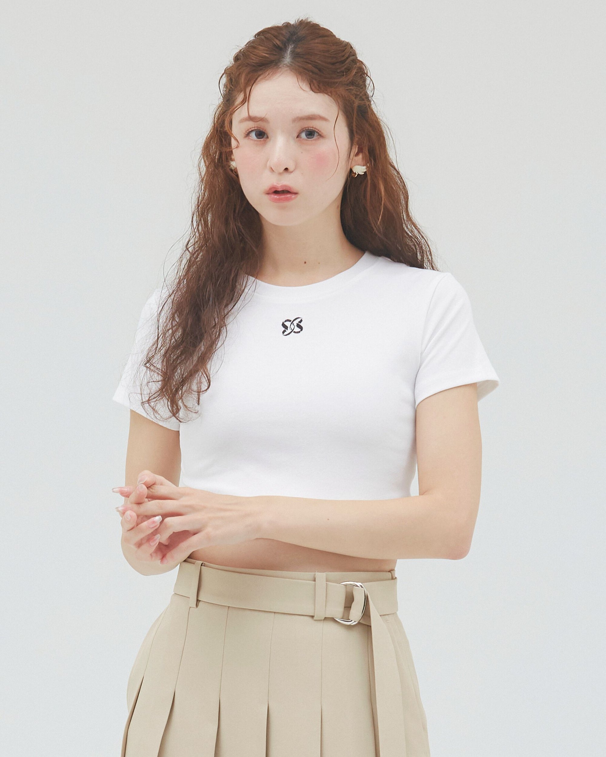 bimbam emblem crop tee white