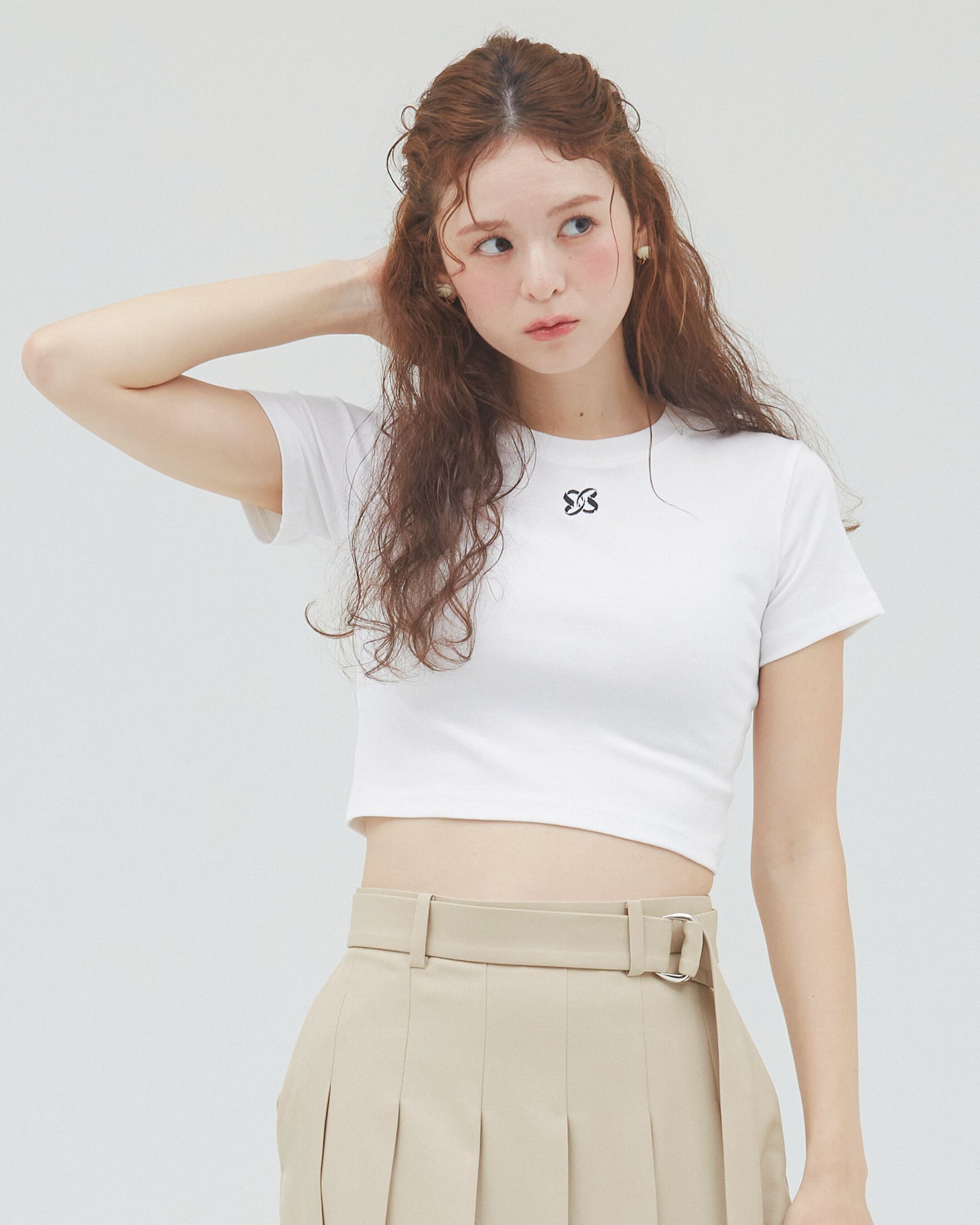 bimbam emblem crop tee white