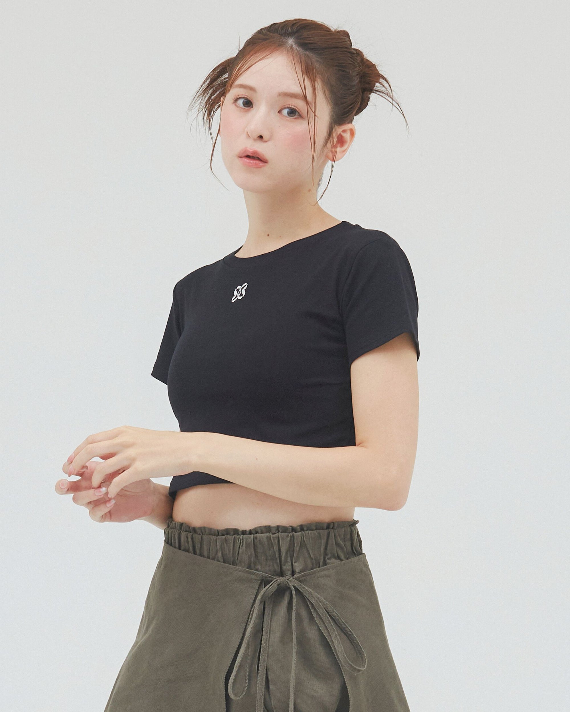 bimbam emblem crop tee black