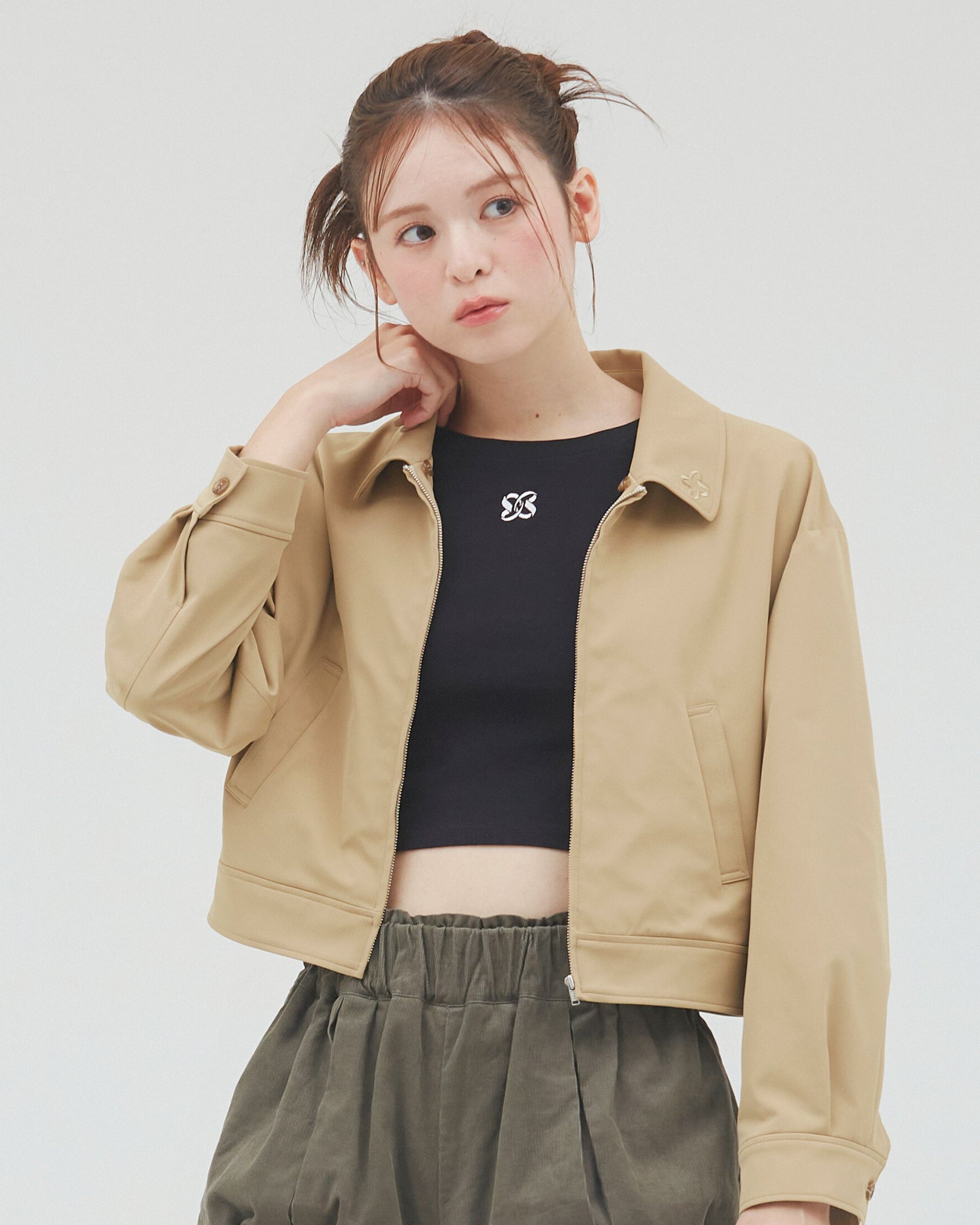 bimbam emblem crop tee black