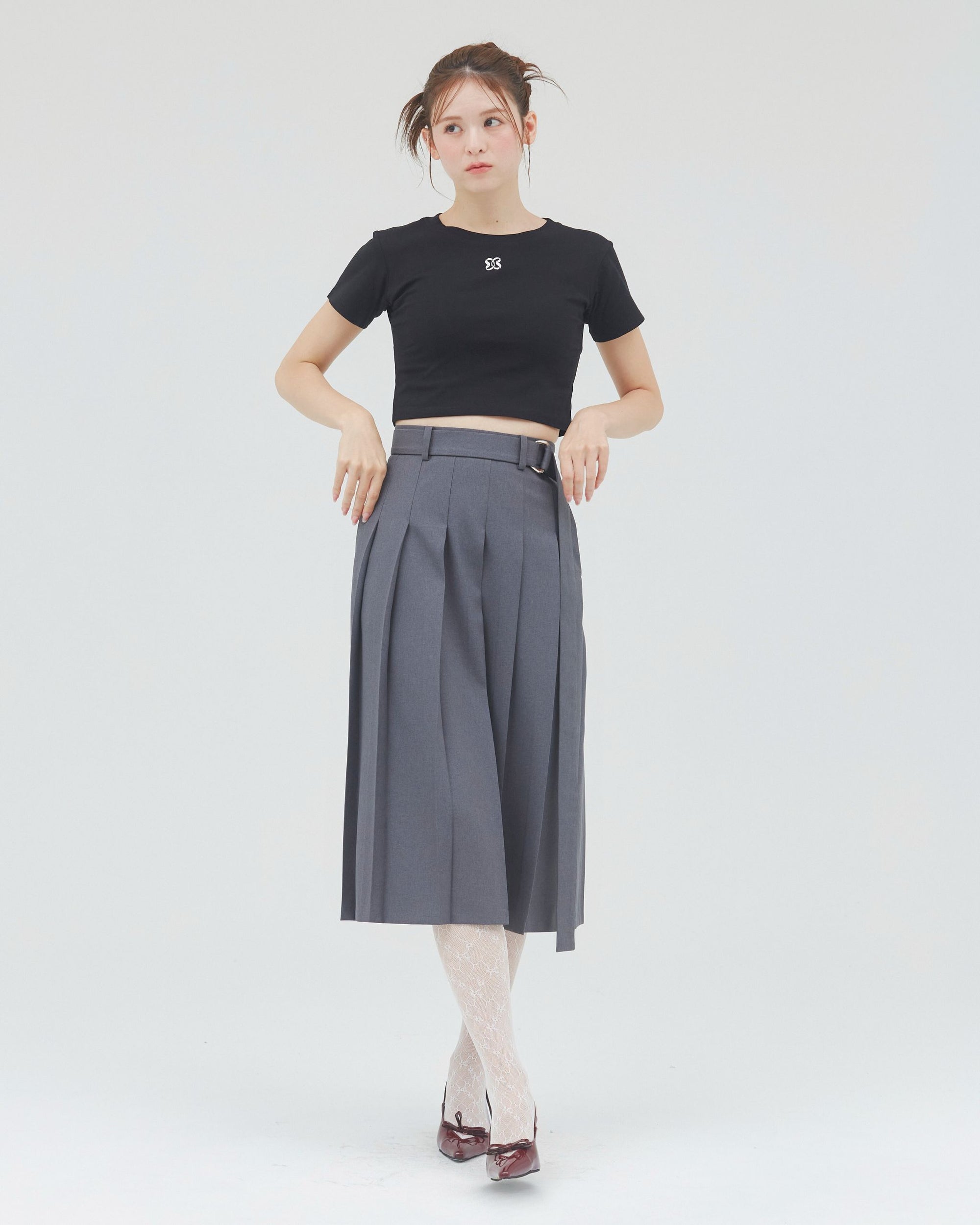 bimbam emblem crop tee black