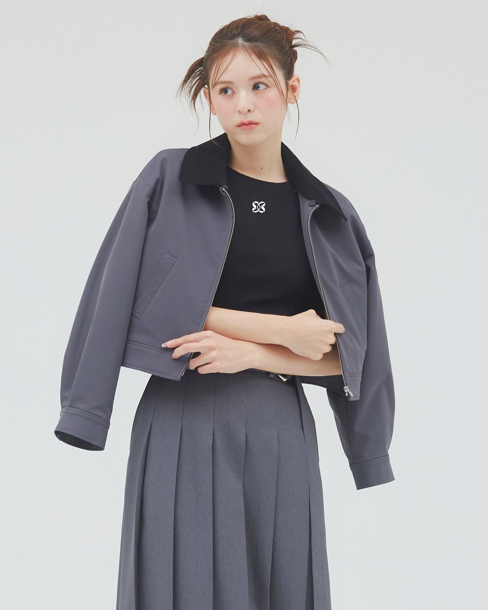 bimbam emblem crop tee black